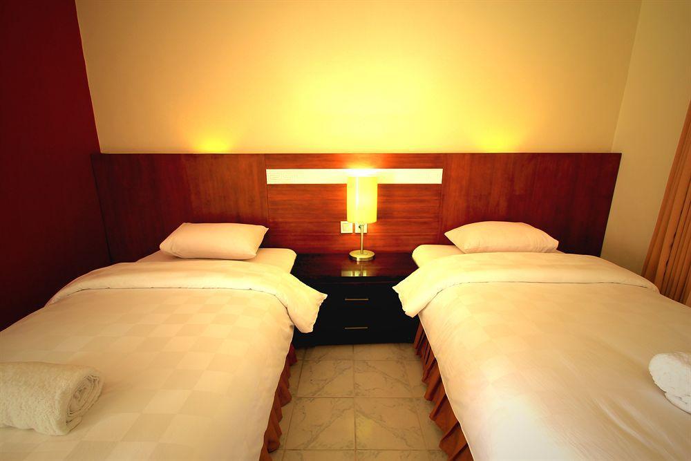 Jesens Inn I Kuta Lombok Esterno foto