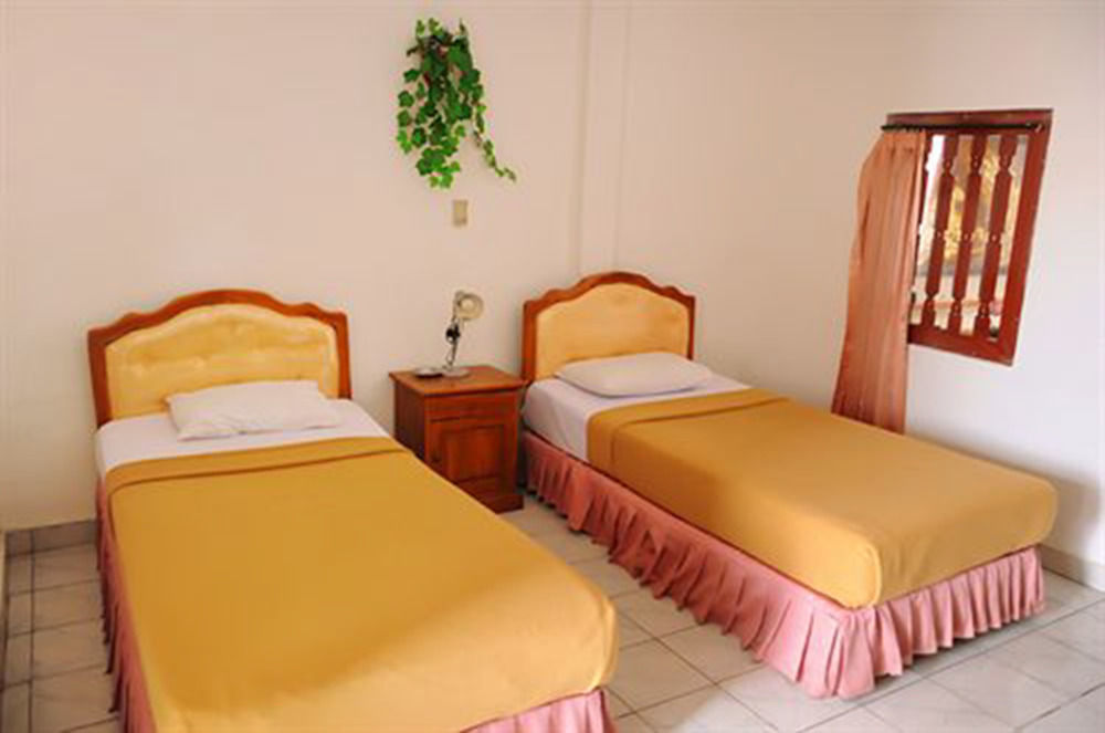 Jesens Inn I Kuta Lombok Esterno foto