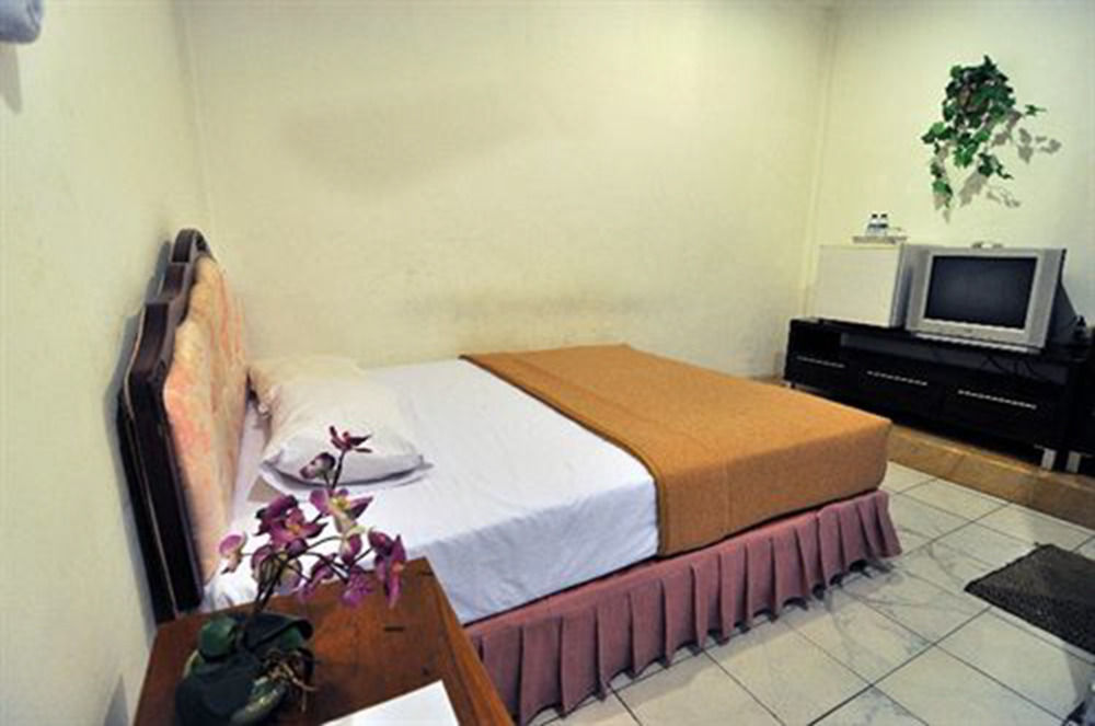 Jesens Inn I Kuta Lombok Esterno foto