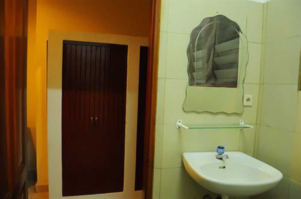 Jesens Inn I Kuta Lombok Esterno foto